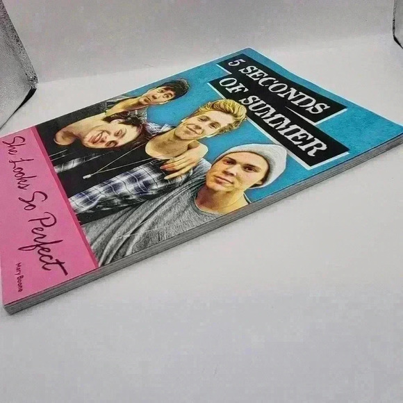 5 Seconds of Summer She Looks So Perfect by Mary Boone Magazine Album 2014 - Picture 5 of 10